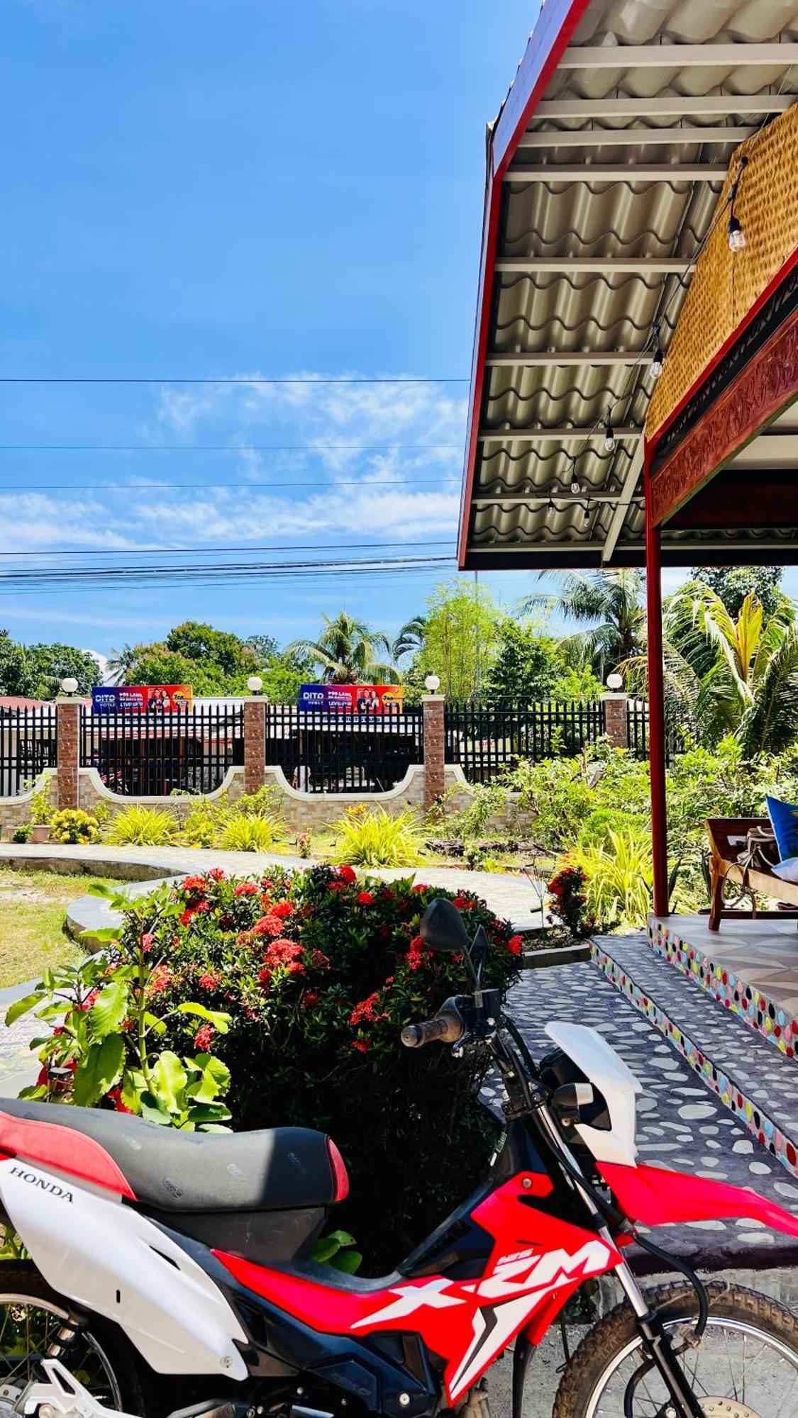 Chateau La Princesa With Cozy Garden & Bar Puerto Princesa Extérieur photo